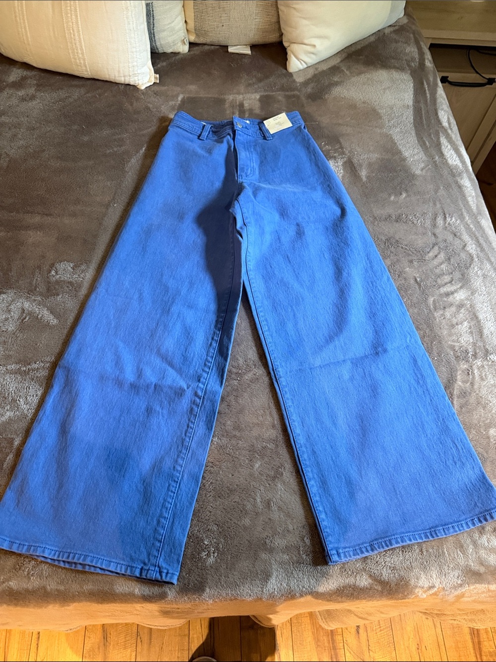 Universal Thread Wide-Leg Jeans in Bright Blue Denim